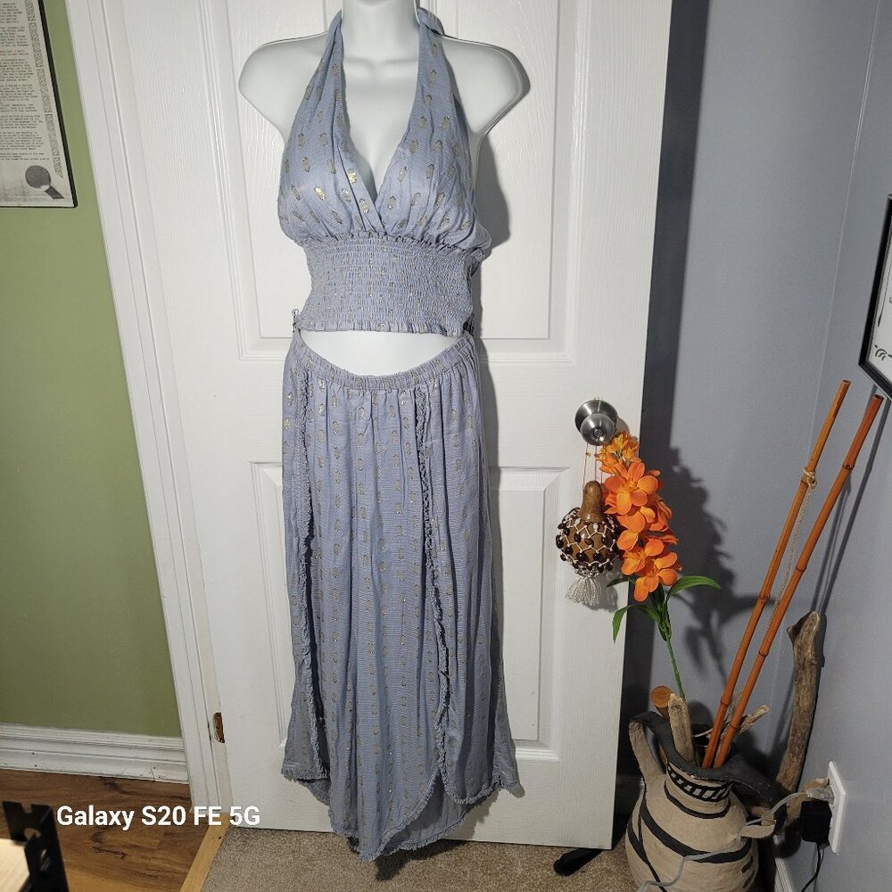 *Exotic* Sexy Blue/Gold Indian /Sari Inspired Halter & Flowy Pants. GORGEOUS! ✨